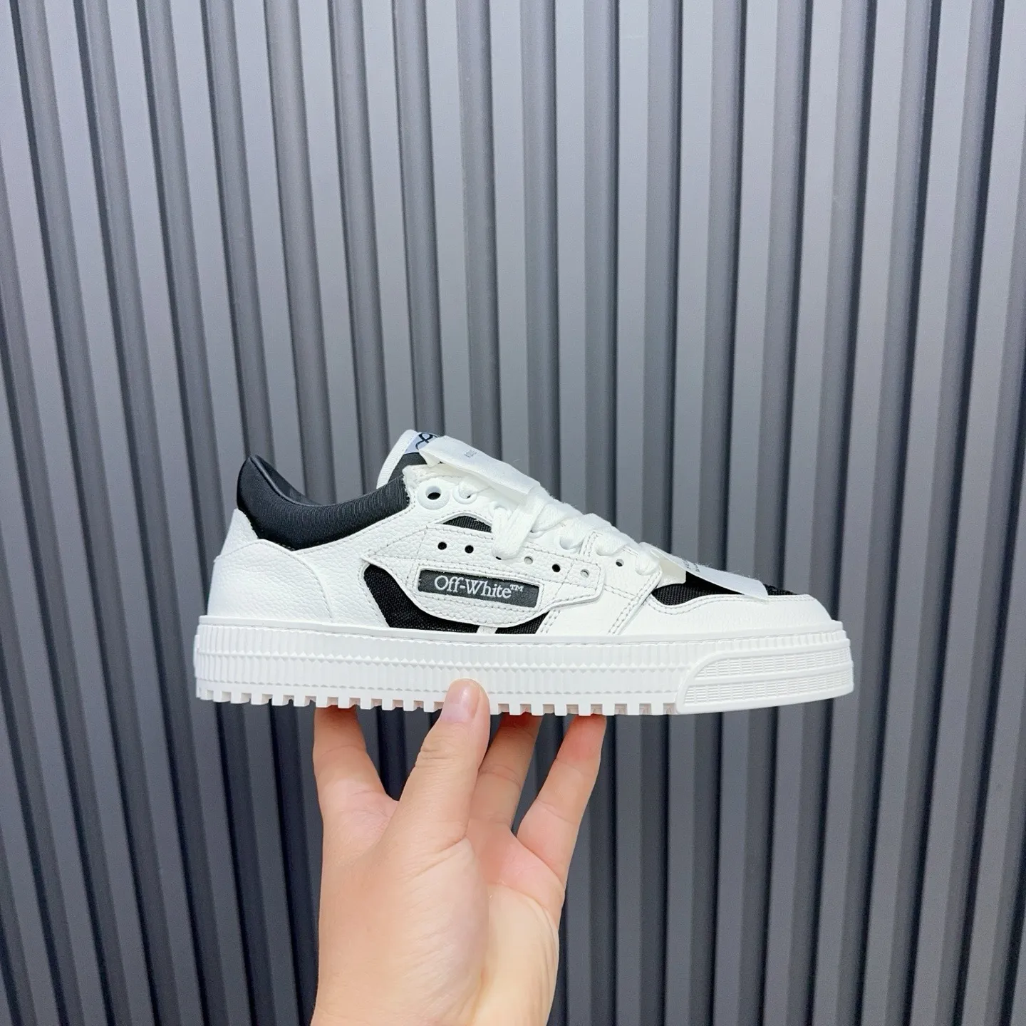 P760 OFF WHITE⚡️Couple model⚡️35-40 women’s model 39-46 men’s model